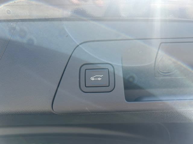 Used 2023 Buick Envision Avenir AWD/4WD image 18