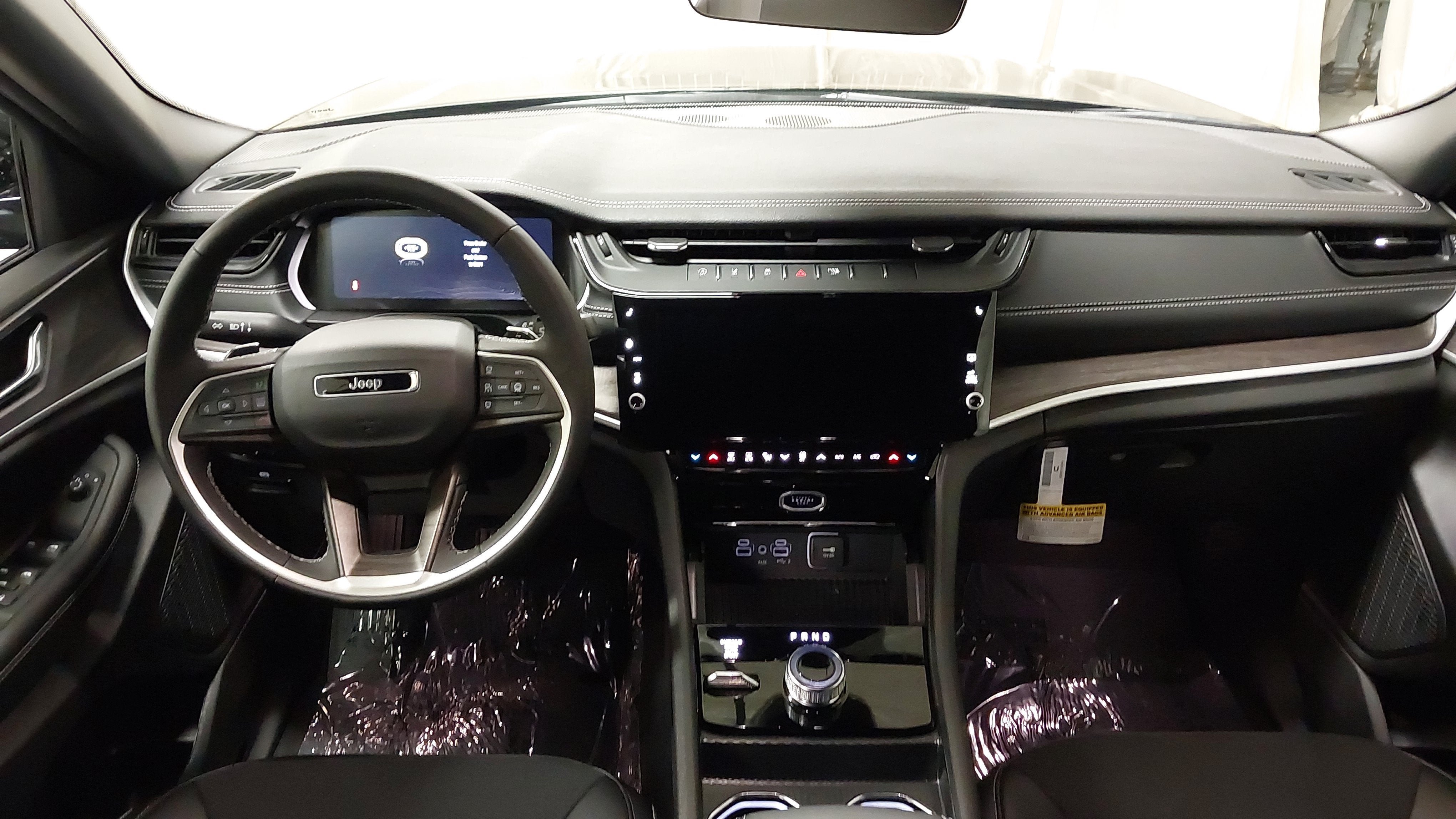 New 2027 Jeep Grand Cherokee Altitude AWD/4WD image 32
