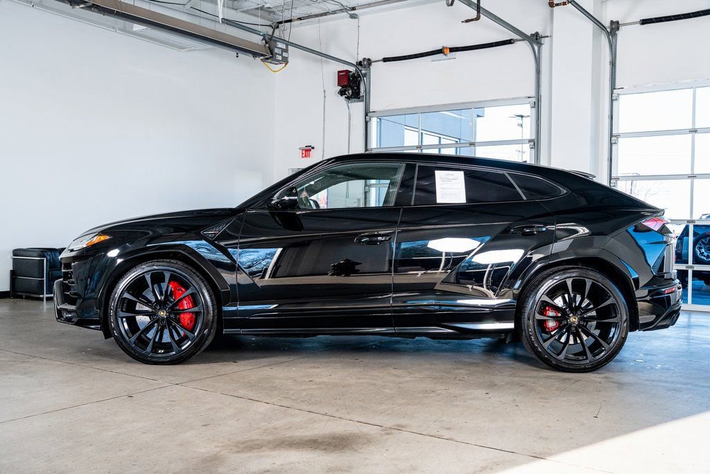 Used 2021 Lamborghini Urus image 8