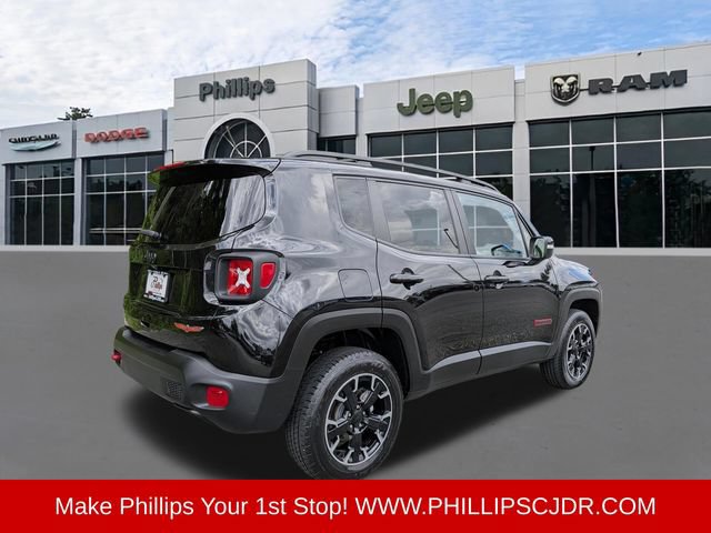 Certified 2023 Jeep Renegade Trailhawk AWD/4WD image 3