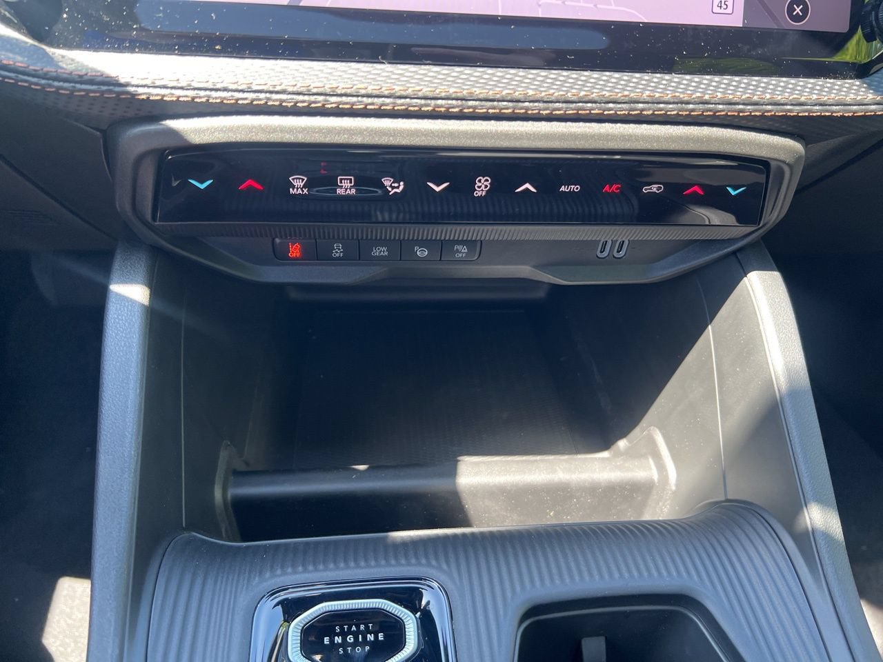 New 2026 Jeep Cherokee Overland w/ Advanced Pro Tech Group AWD/4WD image 28