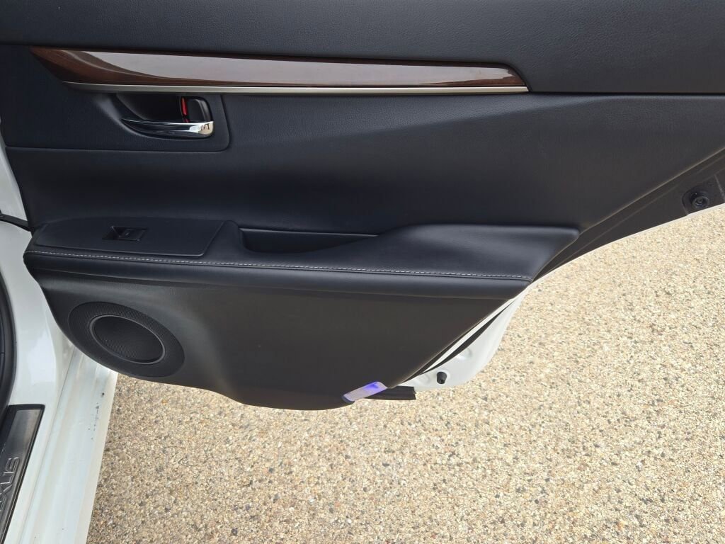 Used 2013 Lexus ES 350 w/ Luxury Pkg image 9