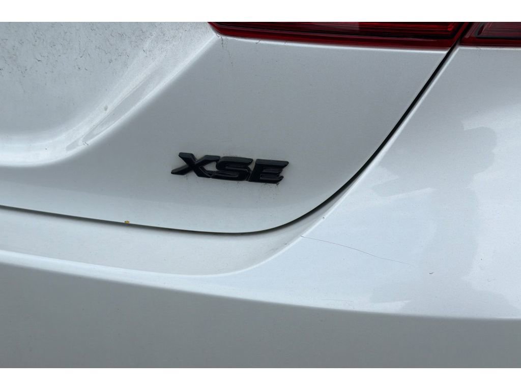 Used 2019 Toyota Camry XSE image 7