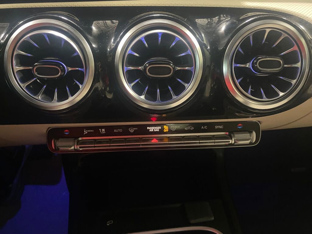 Used 2022 Mercedes-Benz A 220 4MATIC image 13