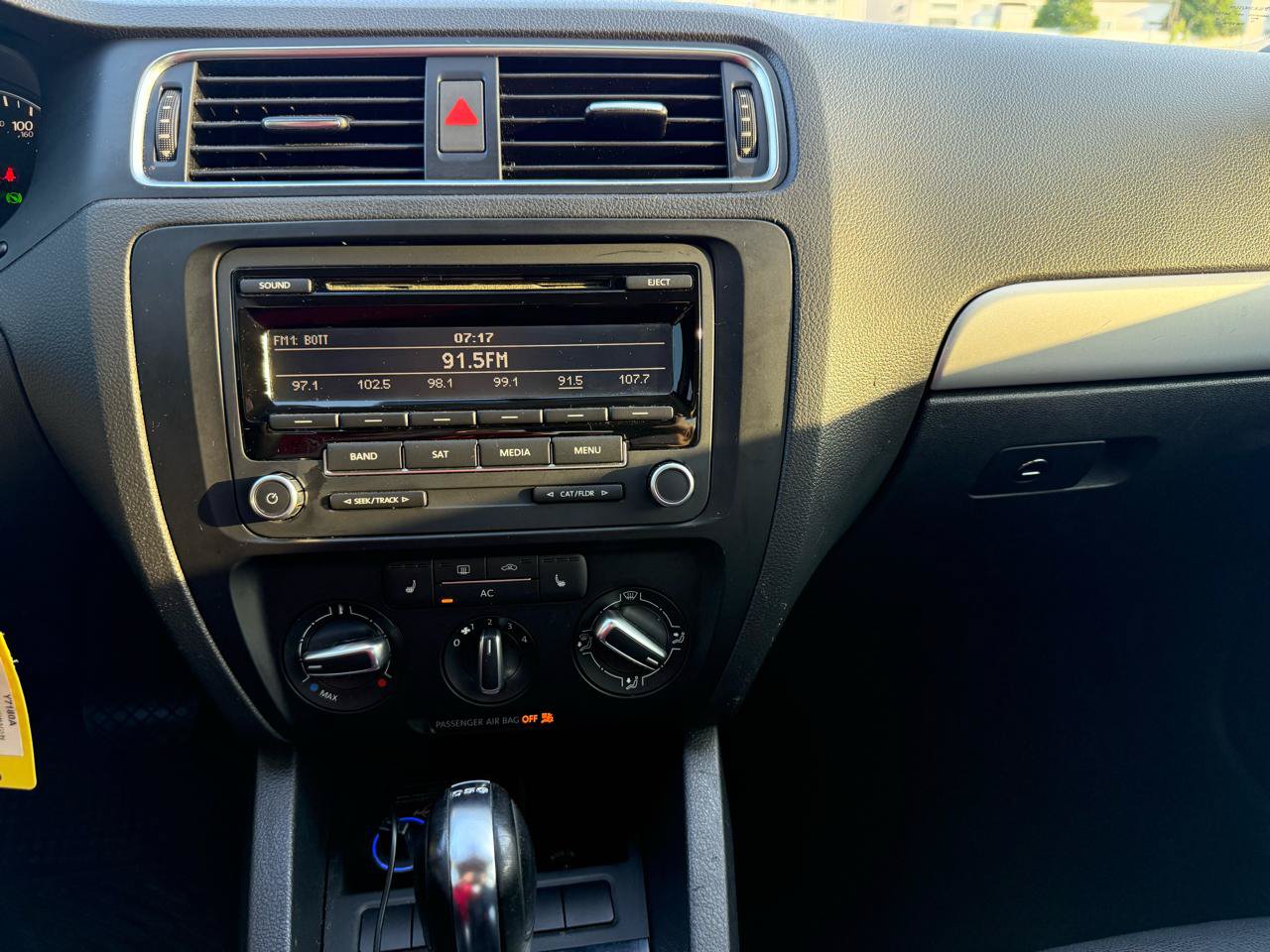Used 2012 Volkswagen Jetta TDI FWD image 7