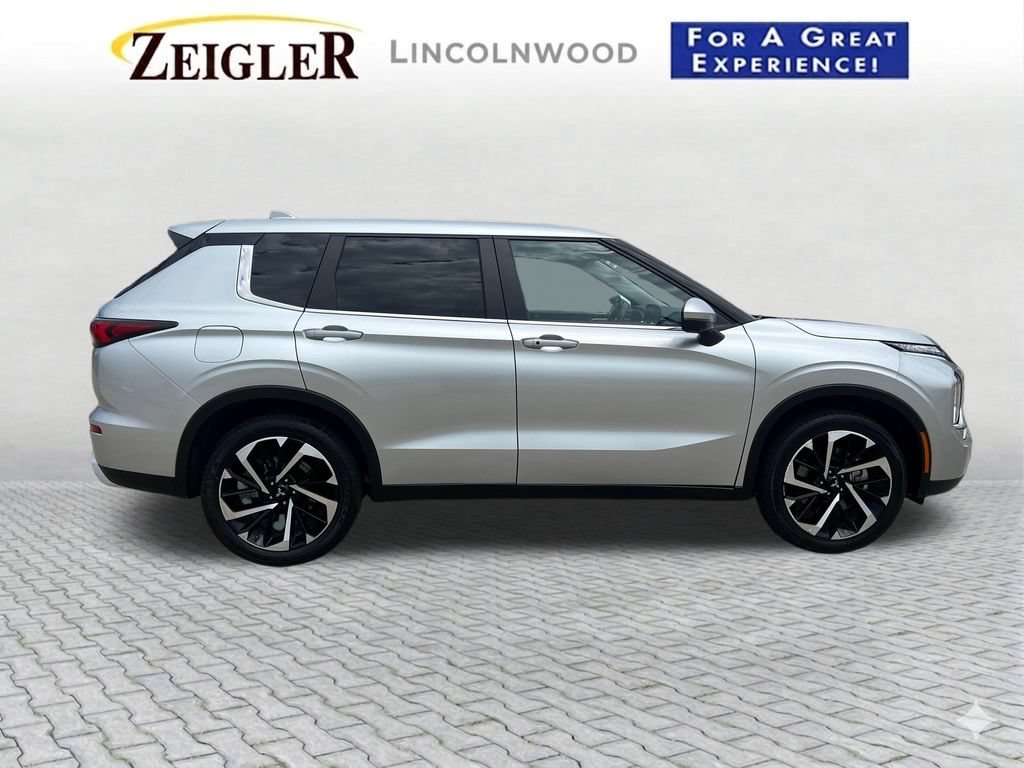 Used 2024 Mitsubishi Outlander SE FWD image 8