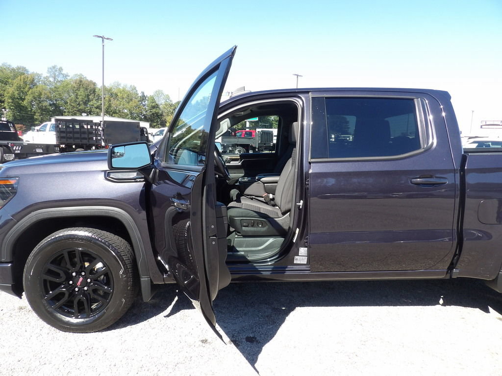Used 2022 GMC Sierra 1500 Elevation RWD image 13