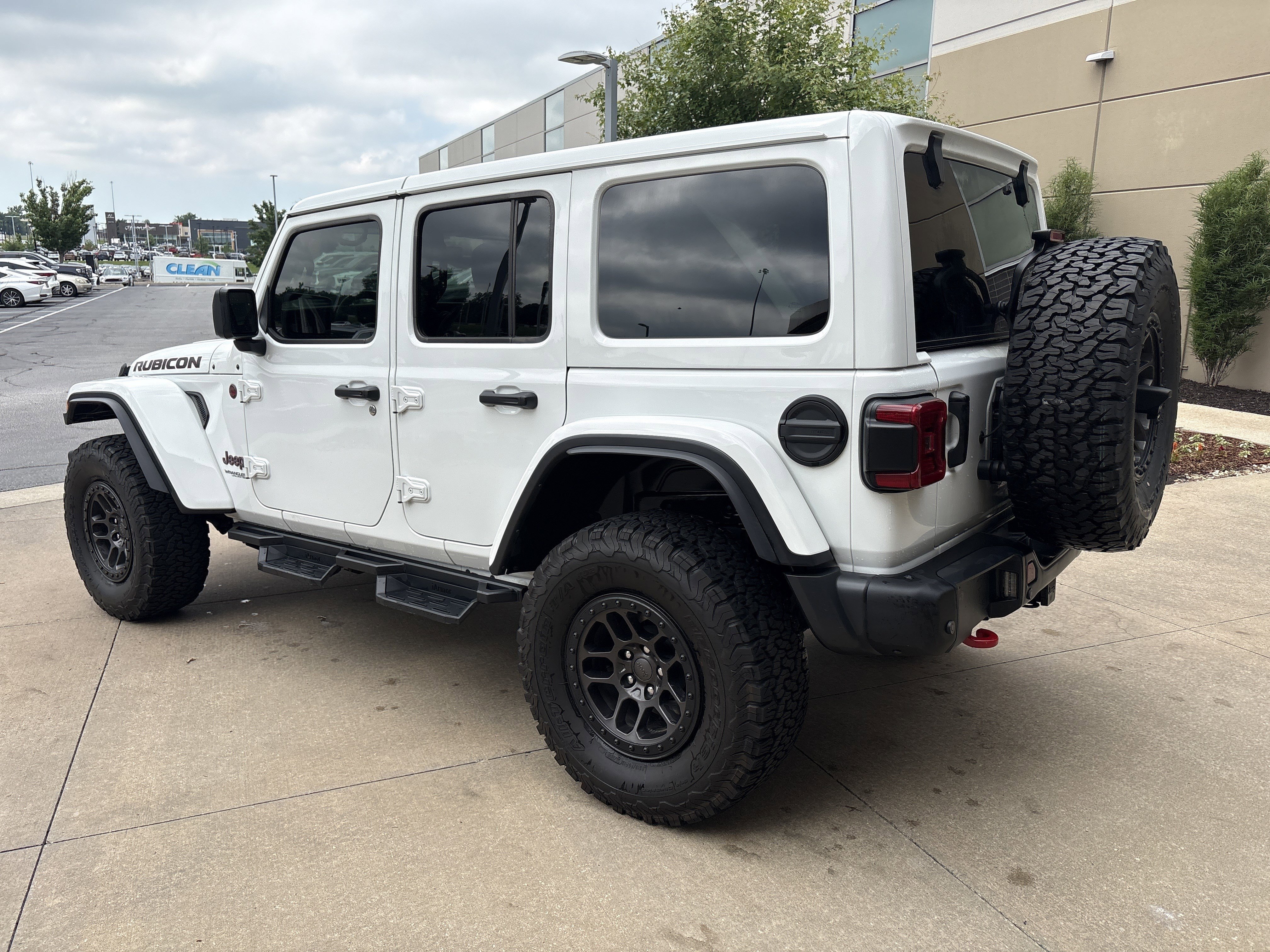 Used 2022 Jeep Wrangler Unlimited Rubicon w/ Xtreme Recon 35" Tire Package AWD/4WD image 8