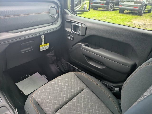 New 2025 Jeep Gladiator Mojave image 15
