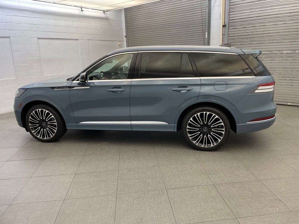 Used 2025 Lincoln Aviator Black Label AWD/4WD image 8