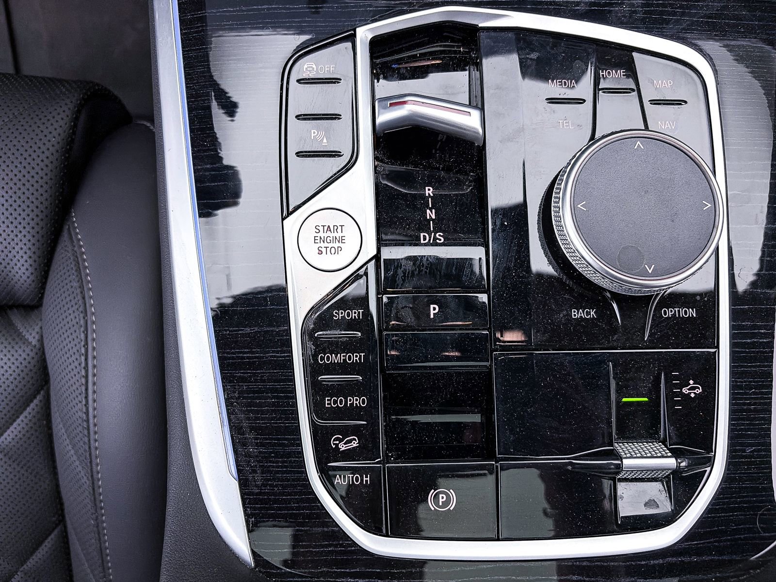 Used 2024 BMW X7 xDrive40i w/ M Sport Package image 30