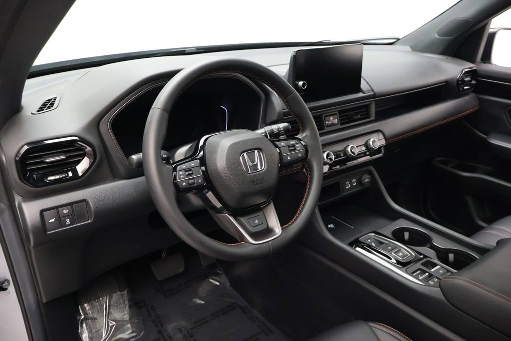 Used 2025 Honda Pilot TrailSport image 15