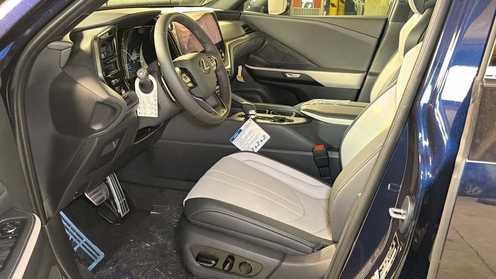 New 2026 Lexus TX 500h AWD image 15