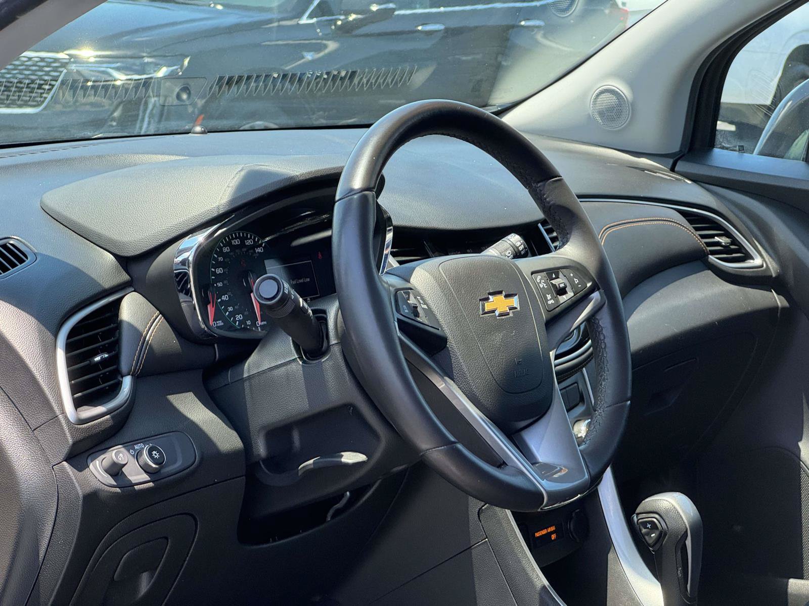 Used 2022 Chevrolet Trax LT w/ Redline Edition AWD/4WD image 12