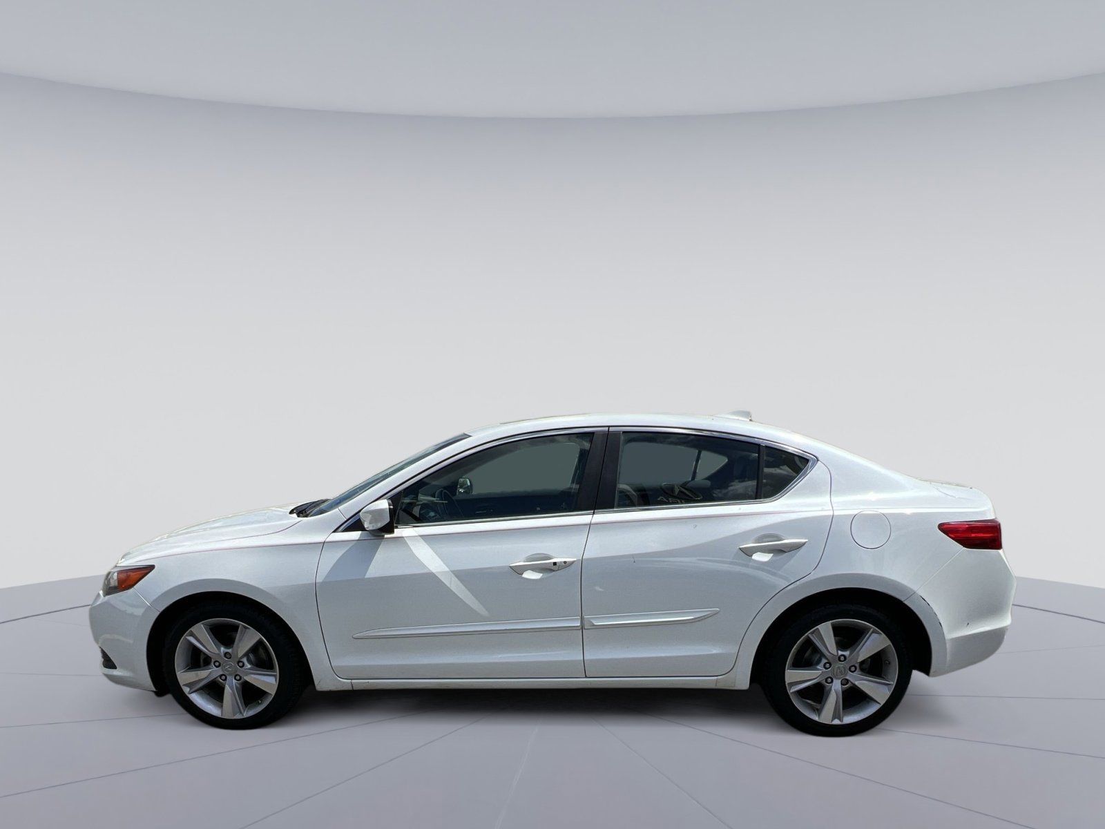 Used 2015 Acura ILX image 2