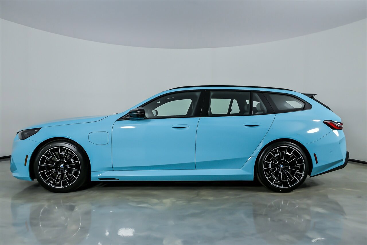 Used 2026 BMW M5 Touring w/ Executive Package image 8