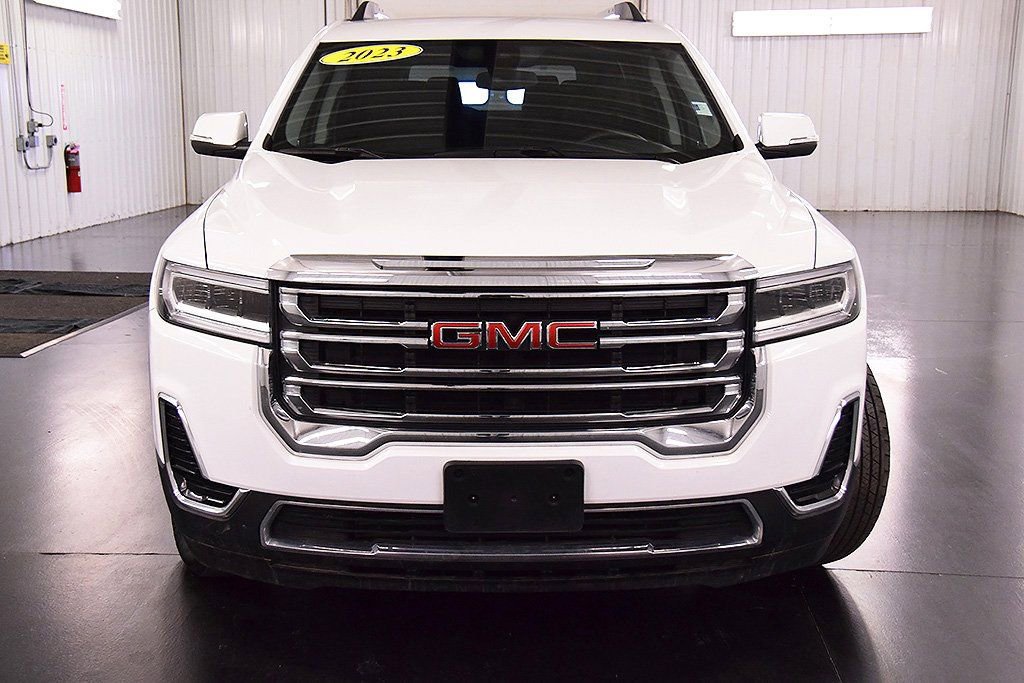 Used 2023 GMC Acadia SLE w/ Driver Convenience Package image 2