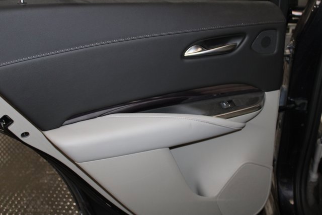 Certified 2022 Cadillac XT4 Luxury w/ Cold Weather Package image 22