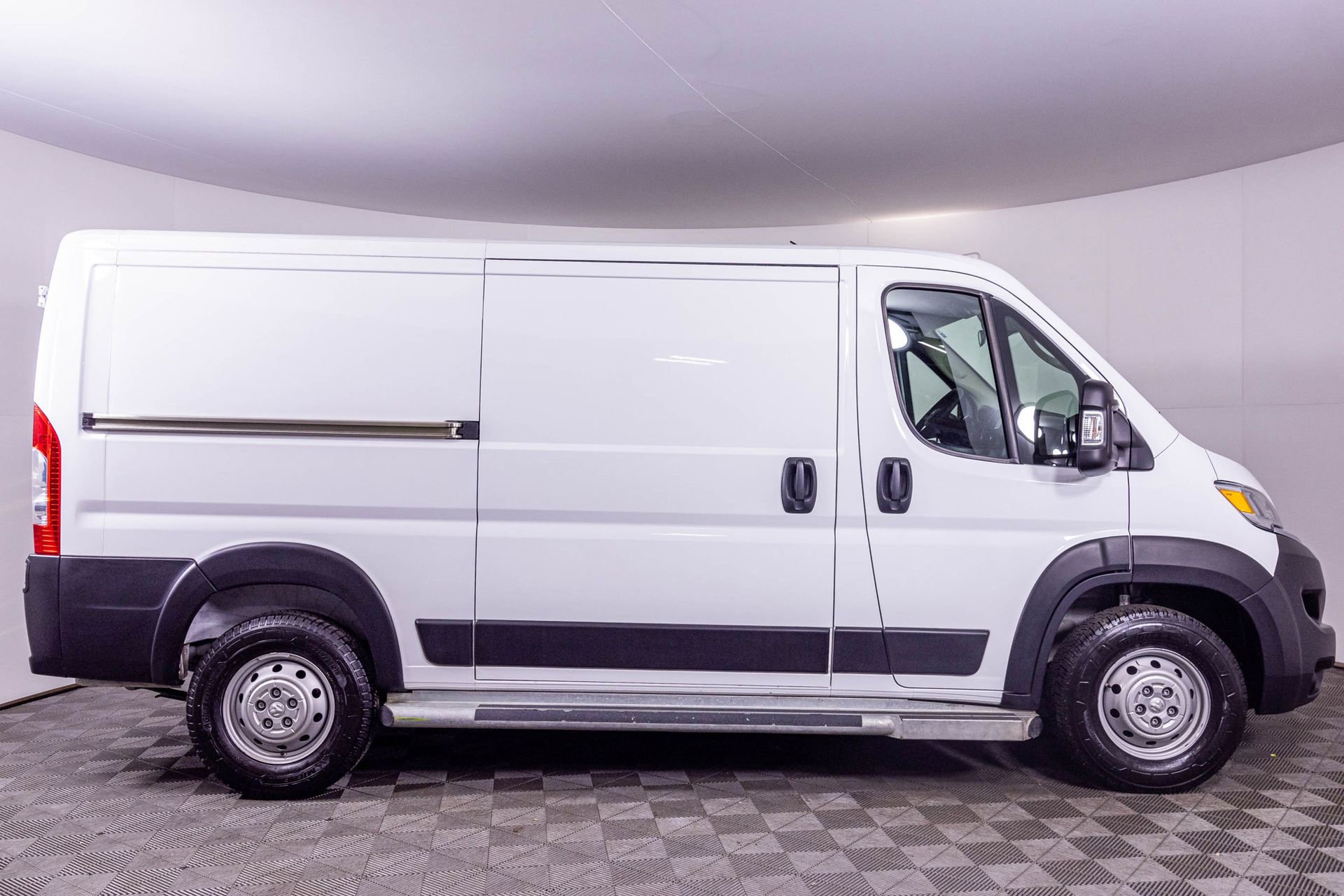 Used 2023 RAM ProMaster 2500 image 8