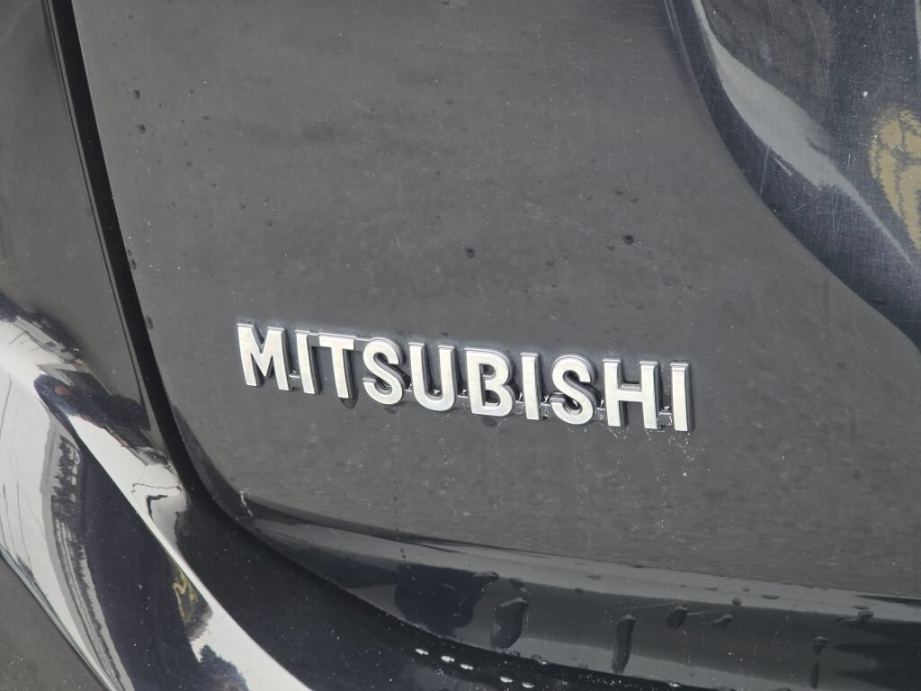 Used 2018 Mitsubishi Outlander ES FWD image 12