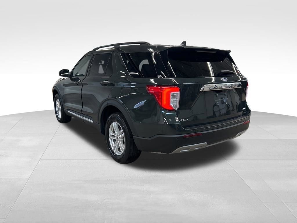 Used 2023 Ford Explorer XLT w/ Equipment Group 202A AWD/4WD image 3