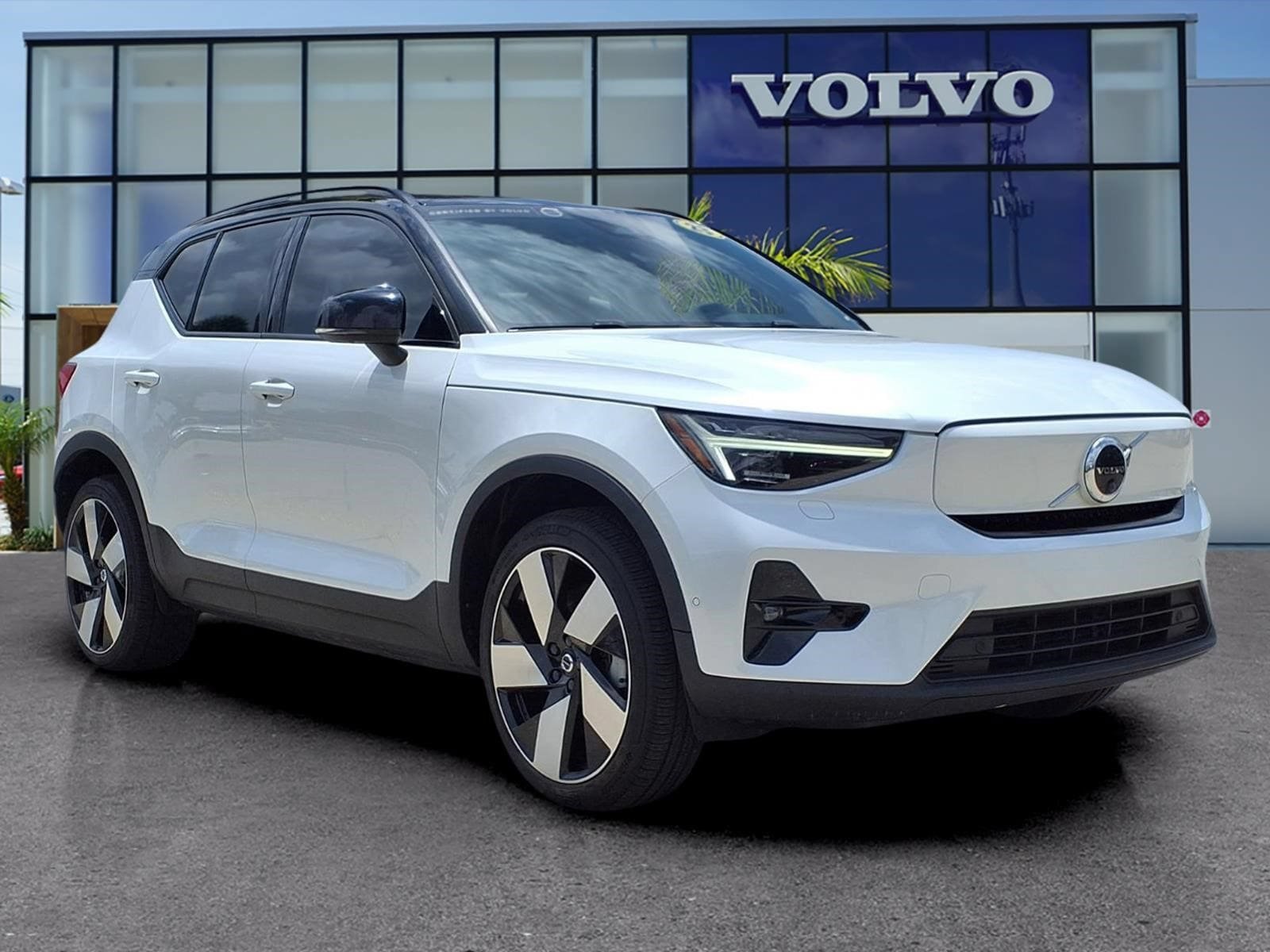 Certified 2023 Volvo XC40 Recharge Ultimate w/ Protection Package Premier AWD/4WD video 1