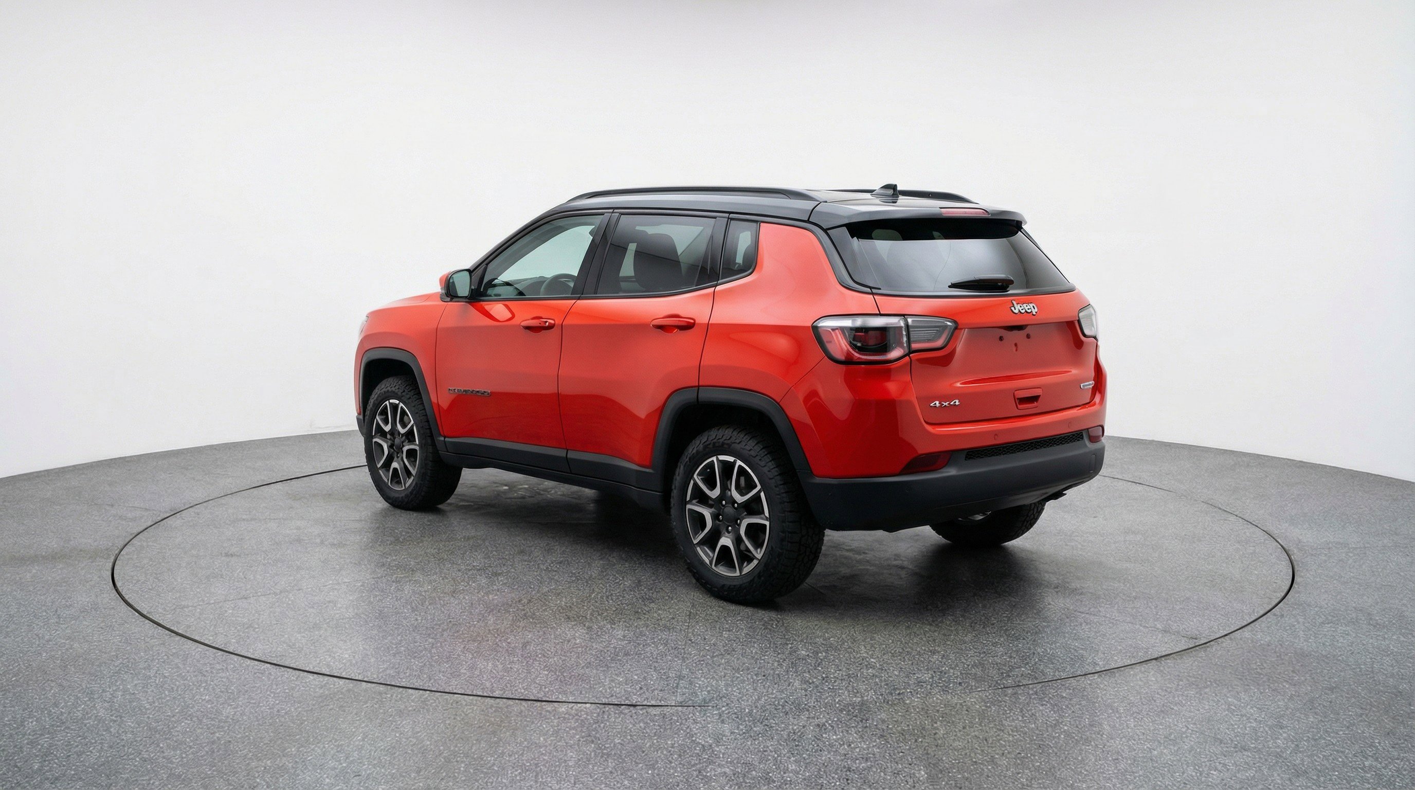 Used 2025 Jeep Compass Trailhawk image 6