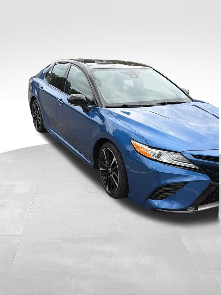 Used 2020 Toyota Camry XSE FWD image 4