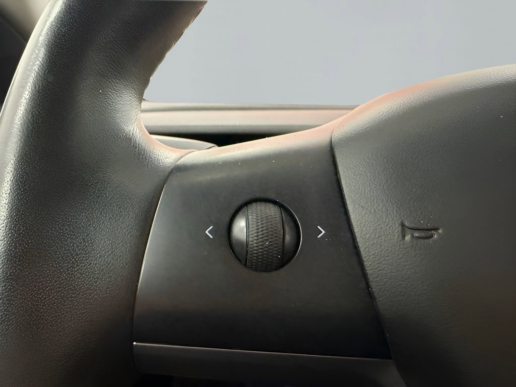 Used 2018 Tesla Model 3 Long Range RWD image 17