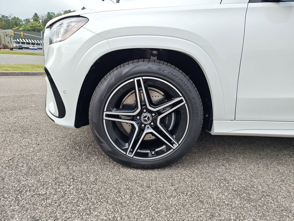 New 2026 Mercedes-Benz GLS 450 4MATIC image 9