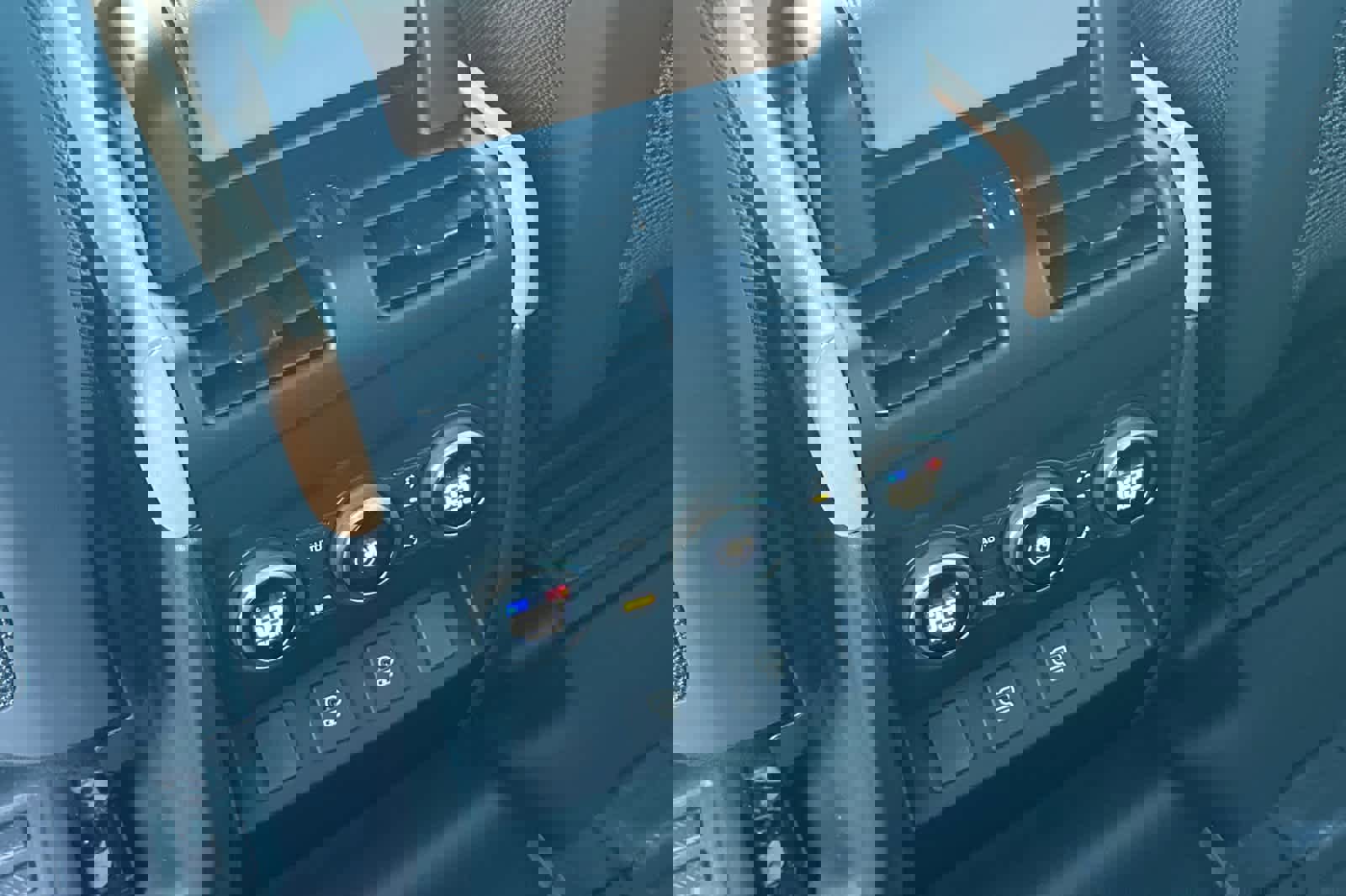 Used 2025 Land Rover Defender 110 V8 image 14