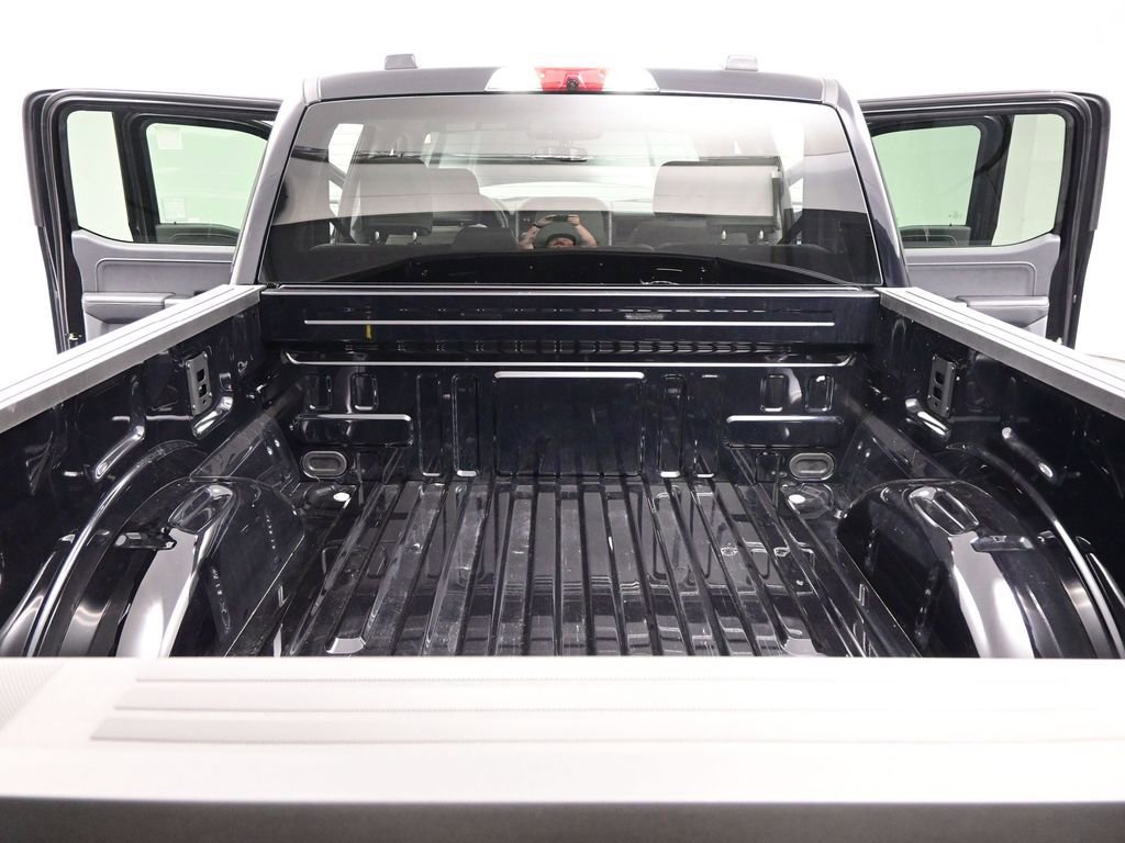 Used 2025 Ford F150 Lightning XLT image 24