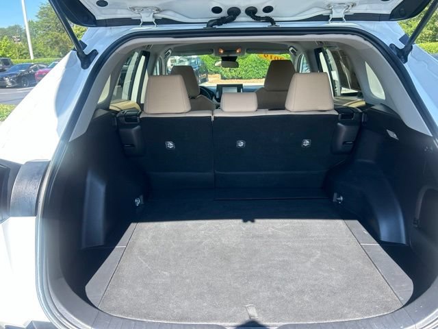 Used 2019 Toyota RAV4 LE FWD image 10