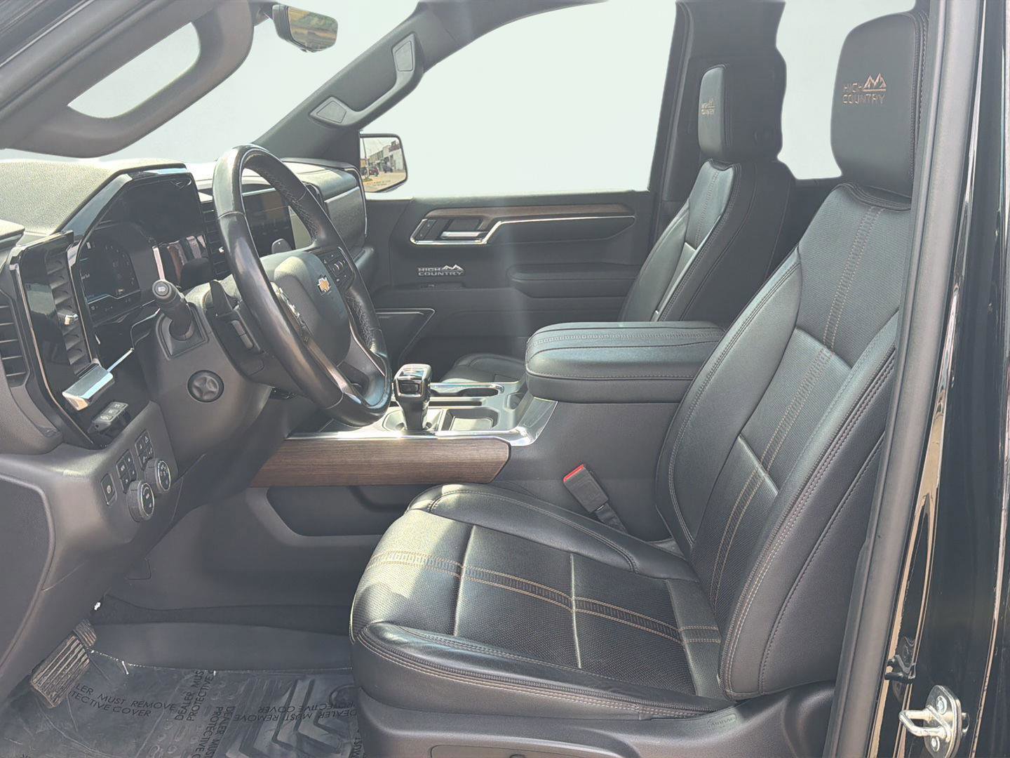 Used 2023 Chevrolet Silverado 1500 High Country w/ Technology Package AWD/4WD image 9