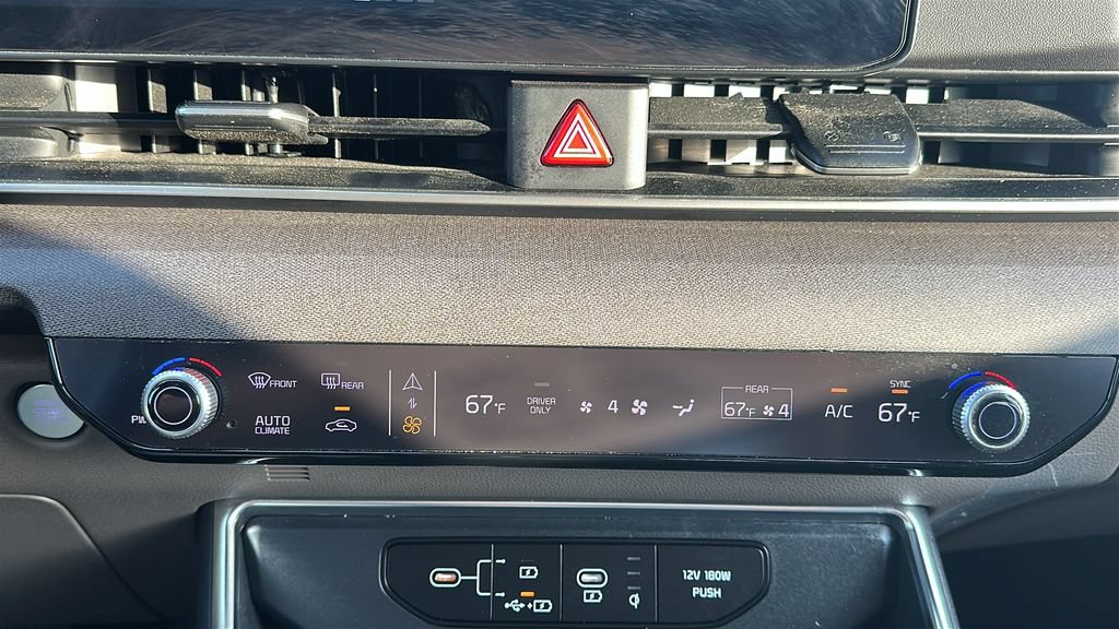 Used 2026 Kia Carnival EX FWD image 25