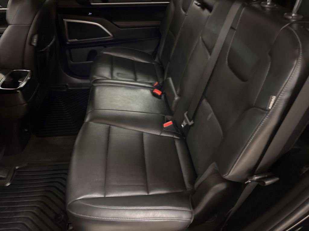 Used 2023 Kia Telluride LX image 30