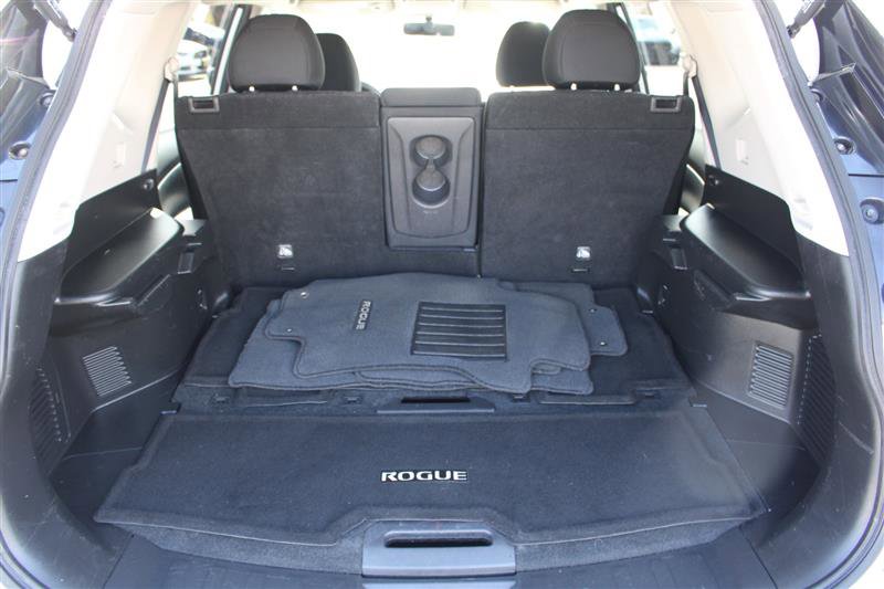 Used 2017 Nissan Rogue SV image 18
