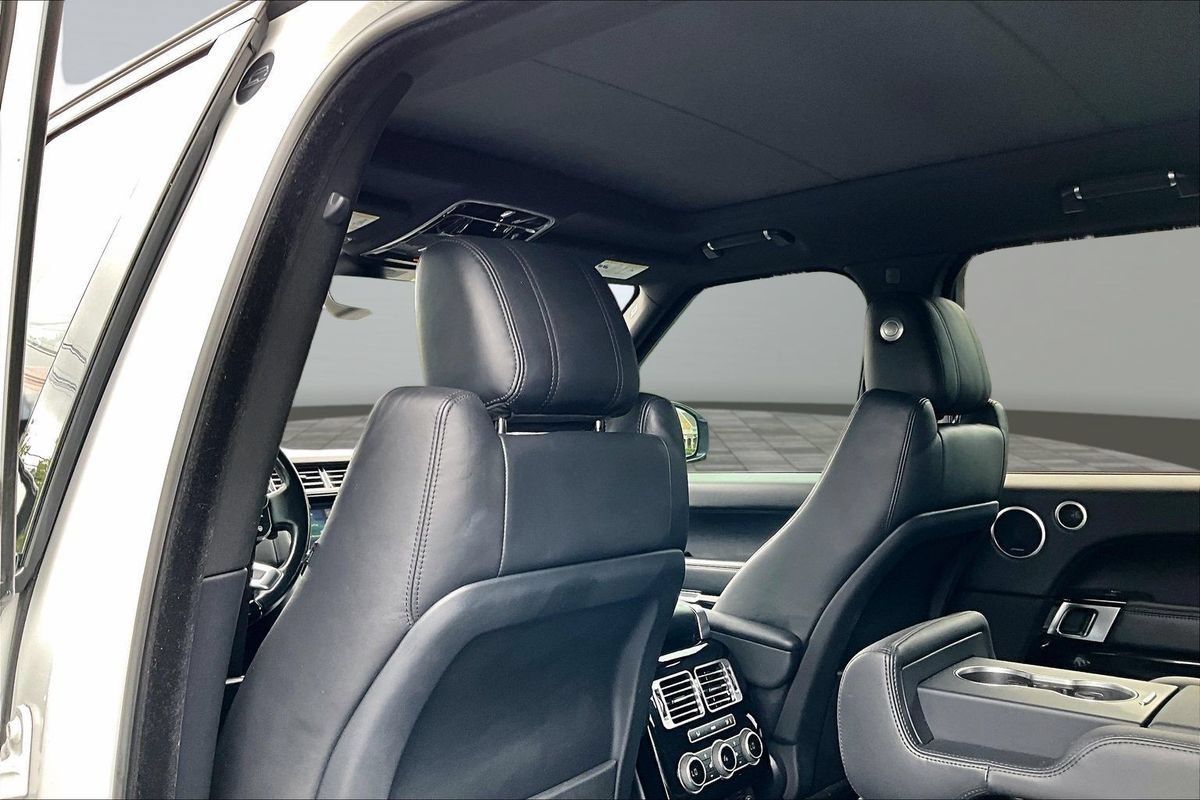 Used 2017 Land Rover Range Rover HSE AWD/4WD image 18