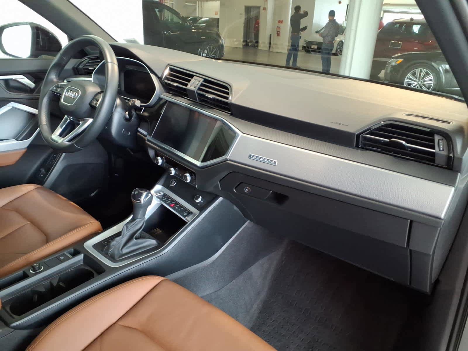 Used 2022 Audi Q3 2.0T Premium w/ Convenience Package AWD/4WD image 21