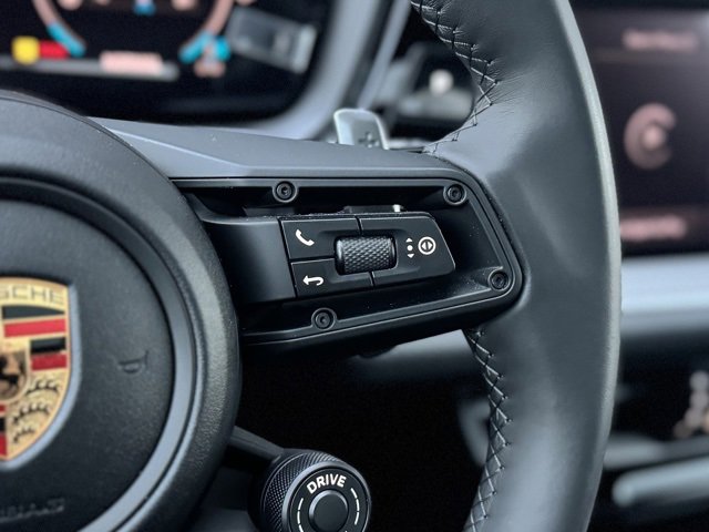 Used 2024 Porsche Cayenne Coupe image 23