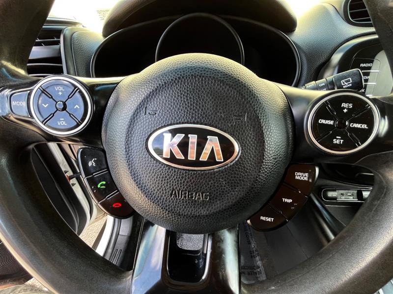 Used 2019 Kia Soul + image 12