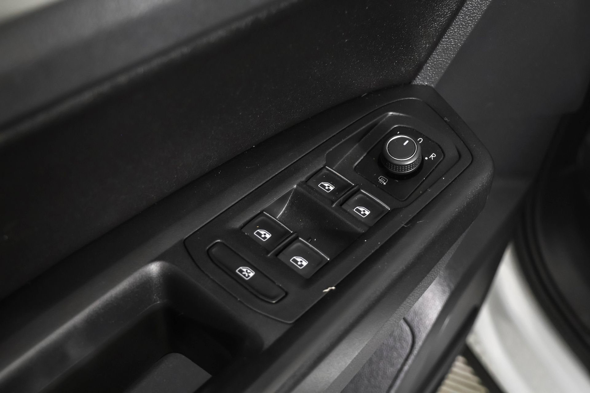 Used 2018 Volkswagen Atlas SE AWD/4WD image 33