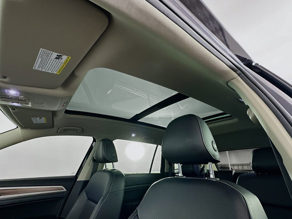 Used 2021 Volkswagen Atlas SE w/ Panoramic Sunroof Package image 22