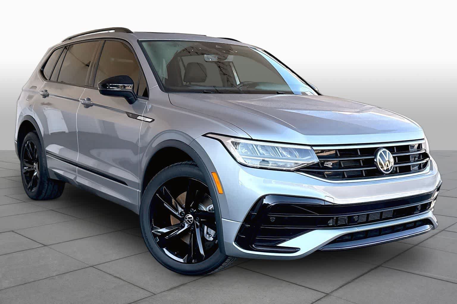 Used 2023 Volkswagen Tiguan SE R-Line FWD image 4