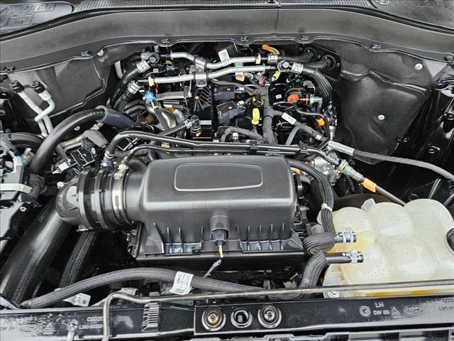 Used 2024 Ford Explorer XLT RWD image 23