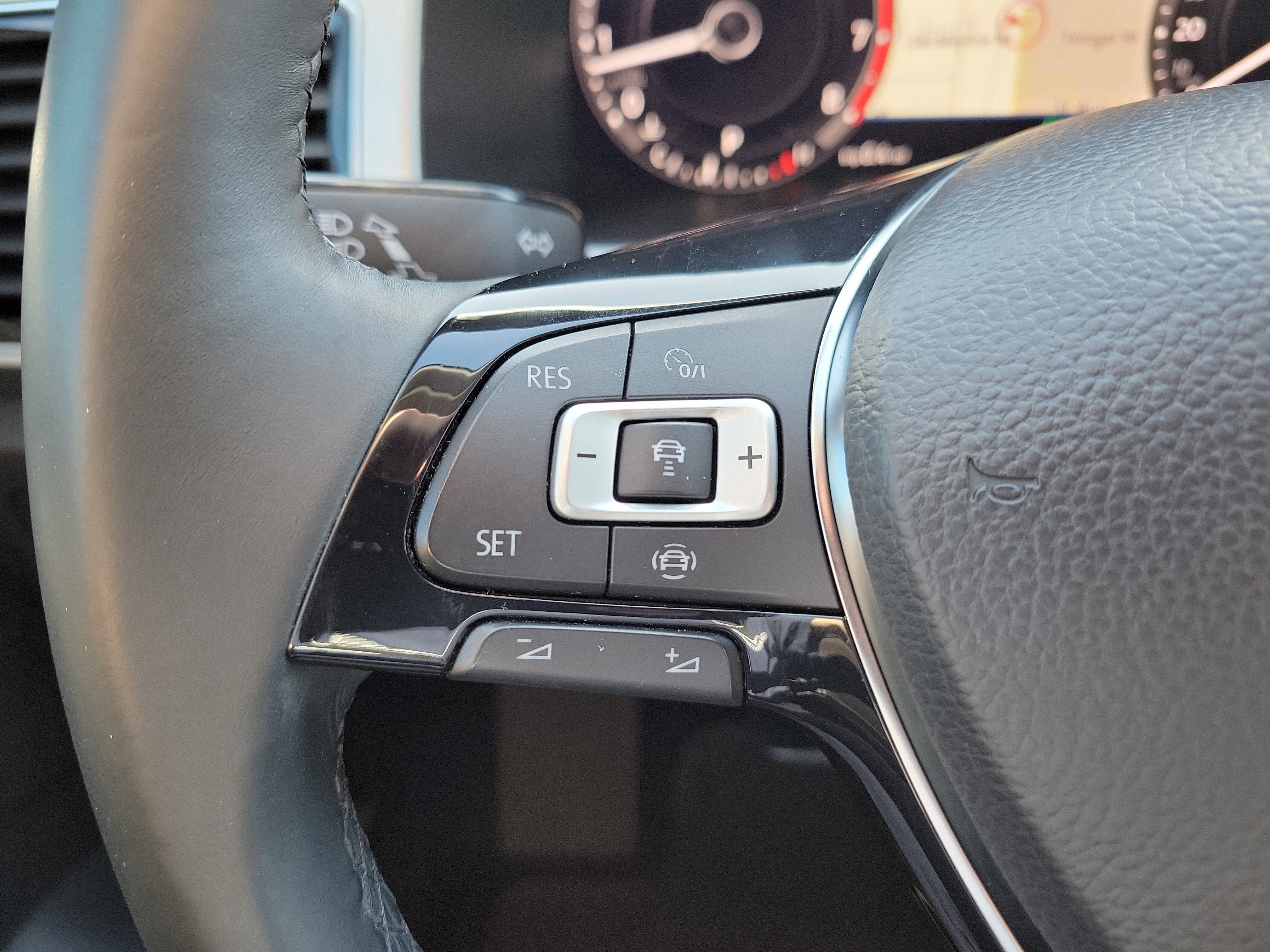 Used 2019 Volkswagen Atlas SEL image 31