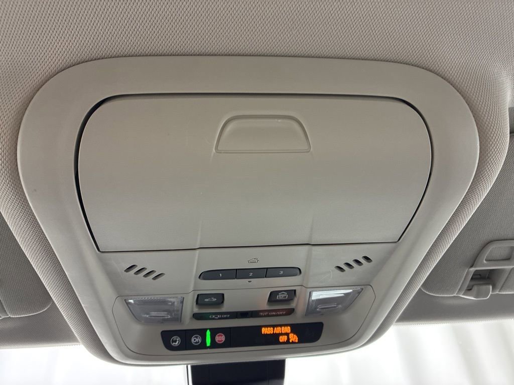 Used 2023 GMC Terrain Denali w/ Denali Premium Package image 23