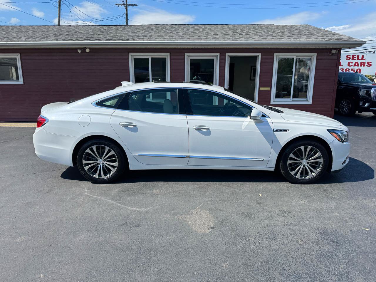 Used 2017 Buick LaCrosse Essence w/ Sun and Shade Package FWD image 4