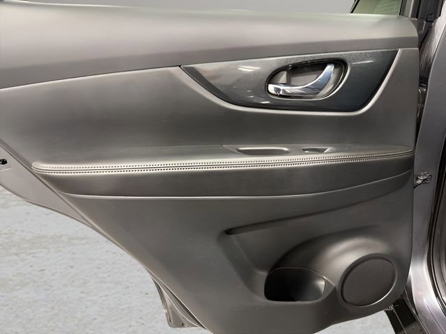 Used 2016 Nissan Rogue SL w/ SL Premium Package image 29