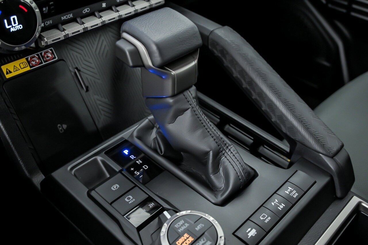 Used 2025 Toyota 4Runner Trailhunter image 33